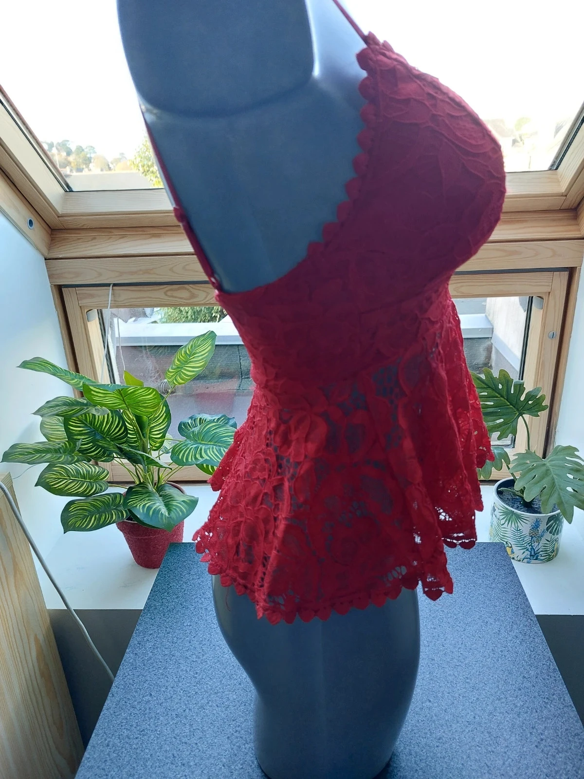 Top de renda vermelho da marca New Look tamanho 34 – photo 3